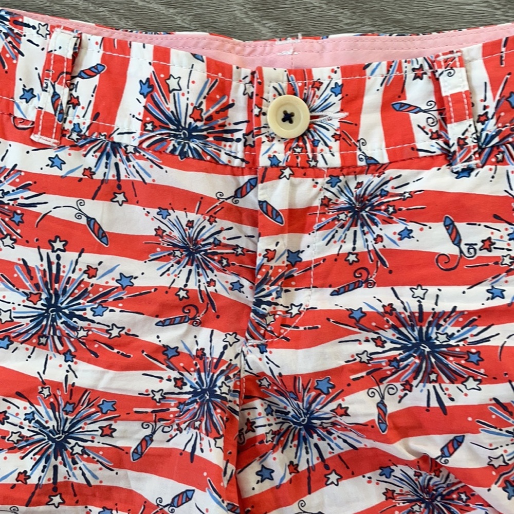 RARE⭐️🇺🇸EUC Lilly Pulitzer She’s A Firecracker Shorts, 2 - Picture 3 of 6